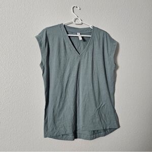 Women's Athleta V-Neck Top in Gray Sz M